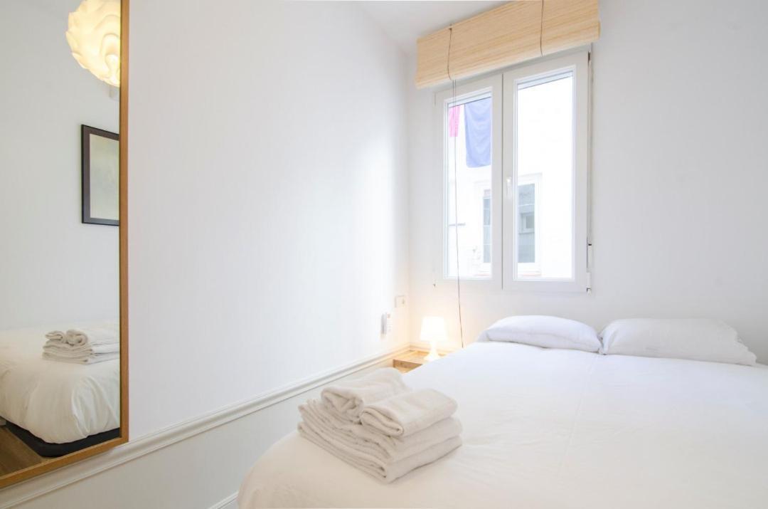 Valverde Apartment Madrid Exteriör bild